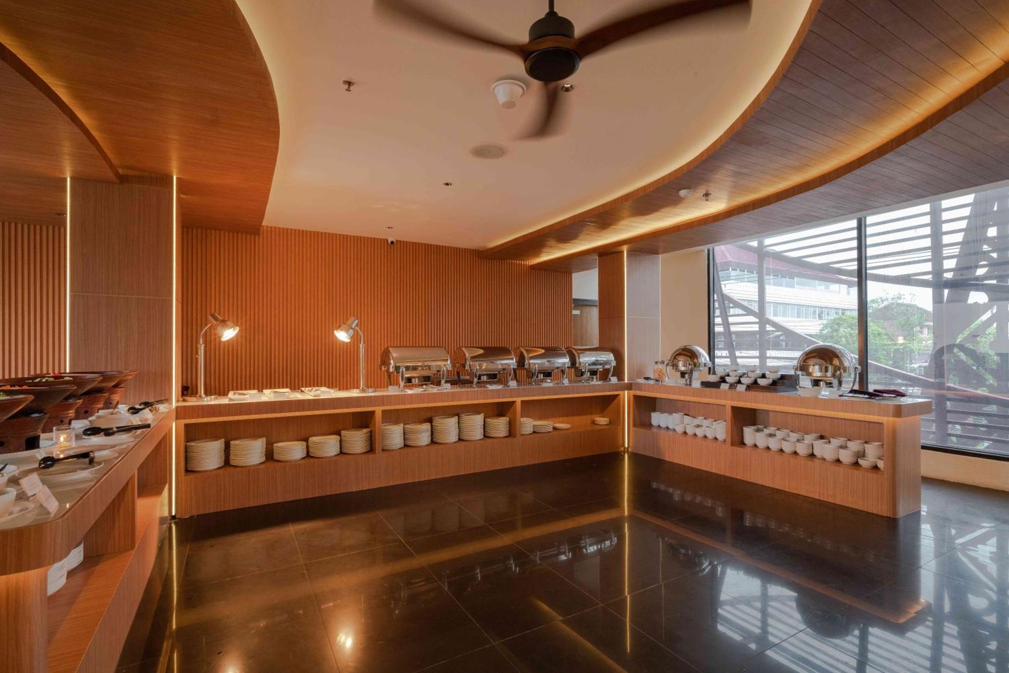 Cross Vibe Paasha Atelier Bali Kuta Hotel Kuta Lombok Buitenkant foto